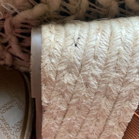 Vionic wedge NEW - Picture 3 of 7